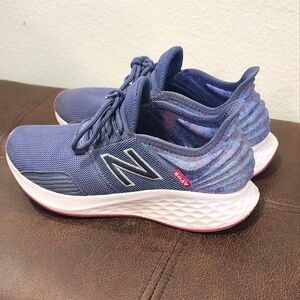 New Balance Womens ROAV Fresh Foam Running Sneakers